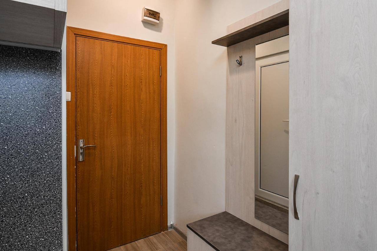 Small Studio On Budget In The Heart Of City Varna Eksteriør billede